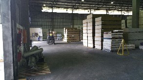 Distribution Warehouse and Large Yard in Rive