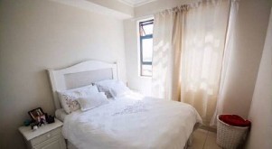 2 Bedroom Manhattan Mews Flats for sale 
