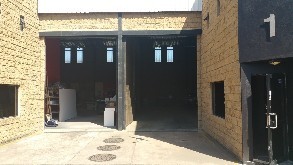 Warehouse to rent in Moreland Drive