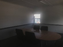 95m2 Office To Let in New Germany