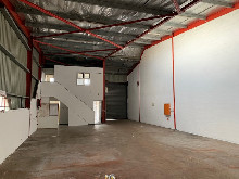 225m2 Warehouse To Let in Springfield