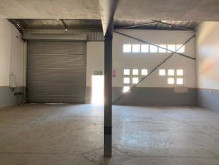 273m2 Warehouse To Let in Springfield
