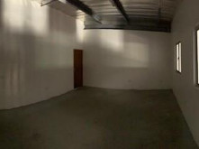 273m2 Warehouse To Let in Springfield