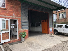 512m2 Warehouse To Let in Westmead