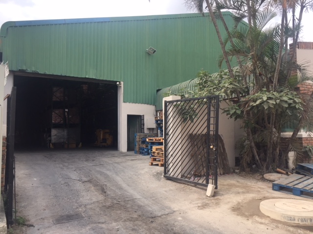 975m2 Warehouse To Let in Phoenix
