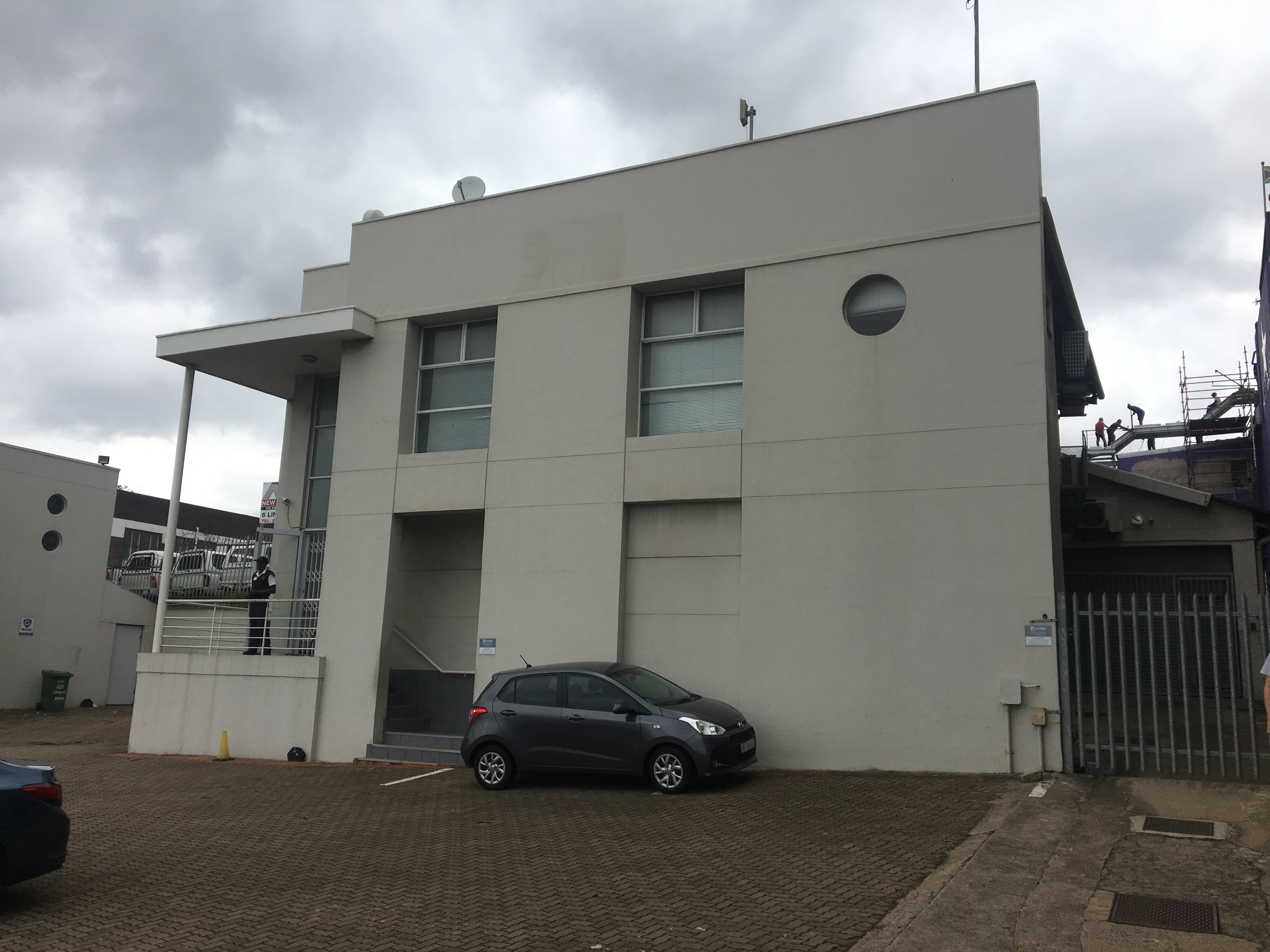 695m2 offices to rent in umgeni road