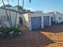 Secure Simplex in Durban North For Sale - Garages View