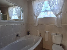 Secure Simplex in Durban North For Sale - Bathroom On-Suite View