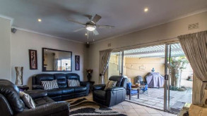 Complex to rent in Durban North