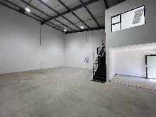 216sqm warehouse in briardene