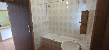 Glamis Court Bathroom