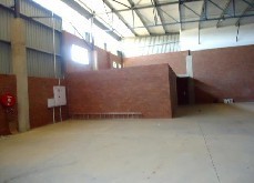 Industrial Warehouse in Riverhorse Valley to let